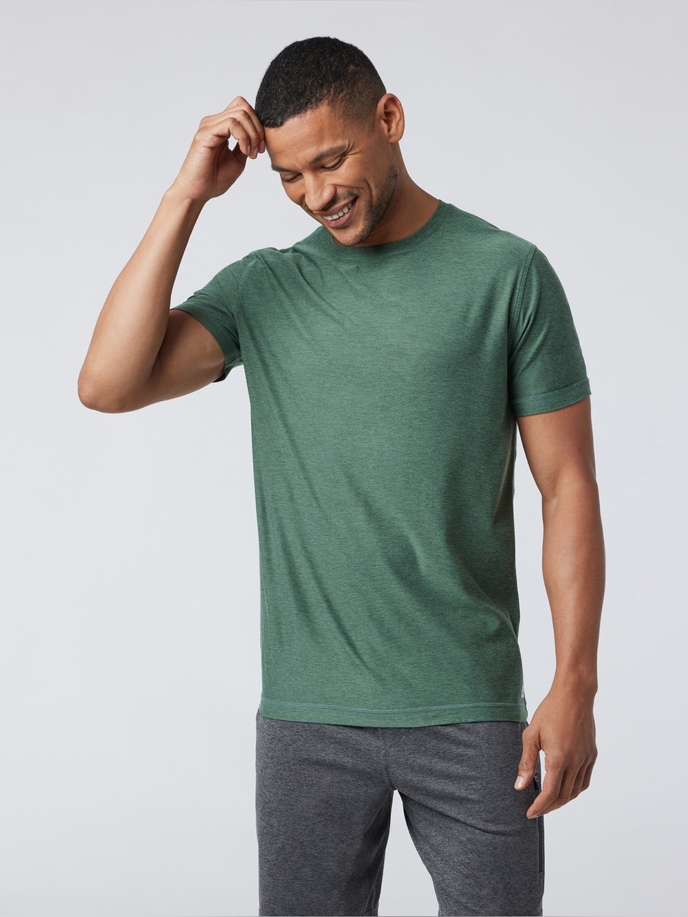 Vuori Strato Tech Tee Green Sea Pine Heather Short Sleeve Size XL Performance